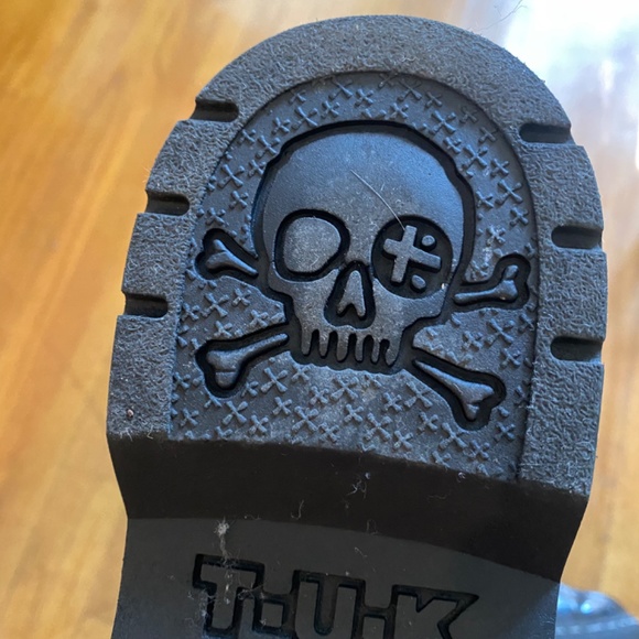 T.U.K. vegan combat boots - Picture 3 of 3